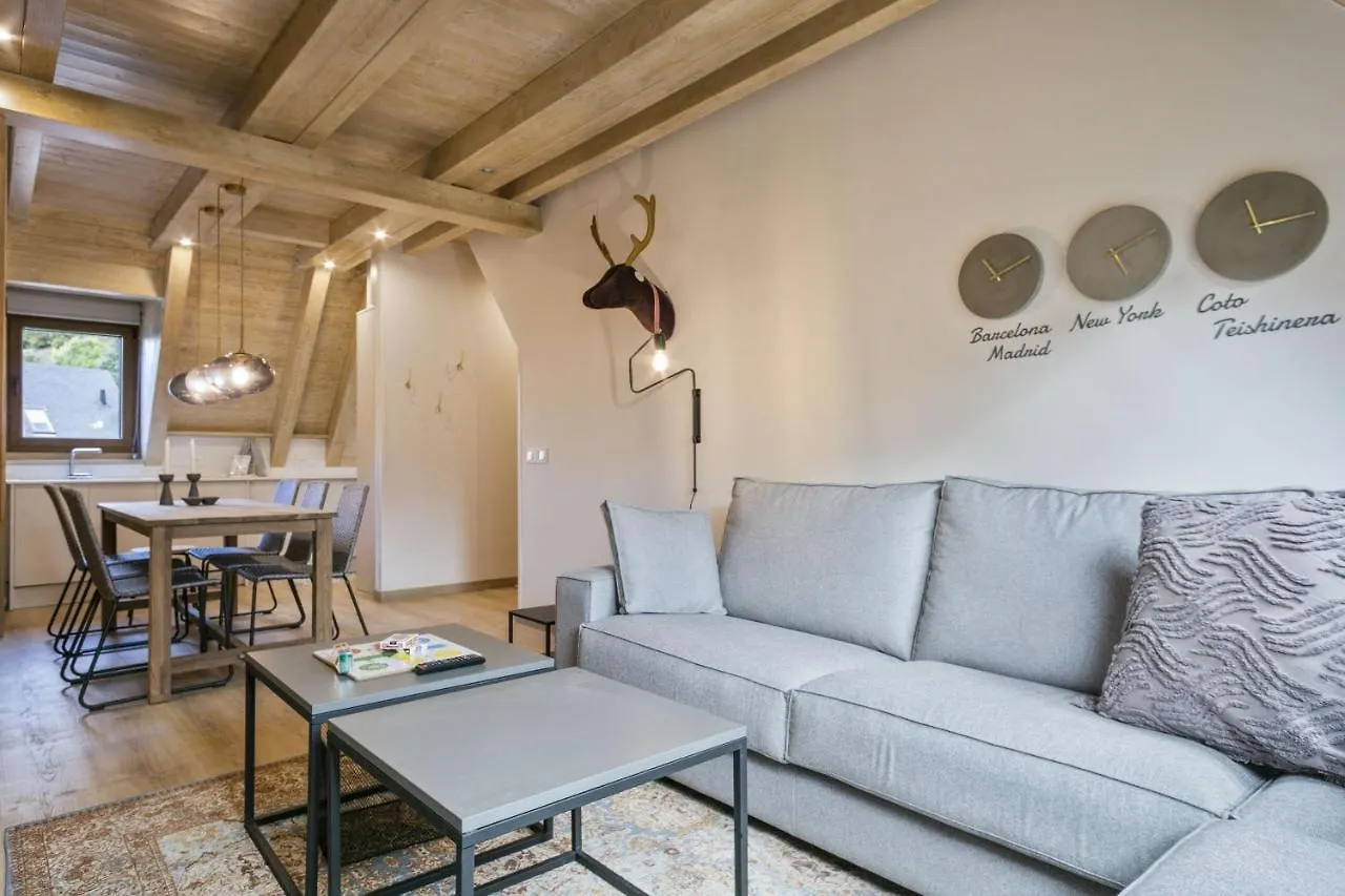 Luderna - Duplex Serradet Gessa 0*,  Spain